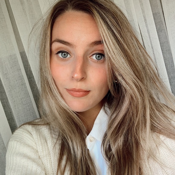 Meet your Posher, Monica - Picture 1 of 1